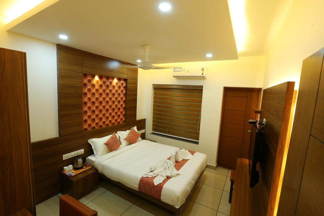 Ahlan Luxury Rooms Kochi Exterior foto