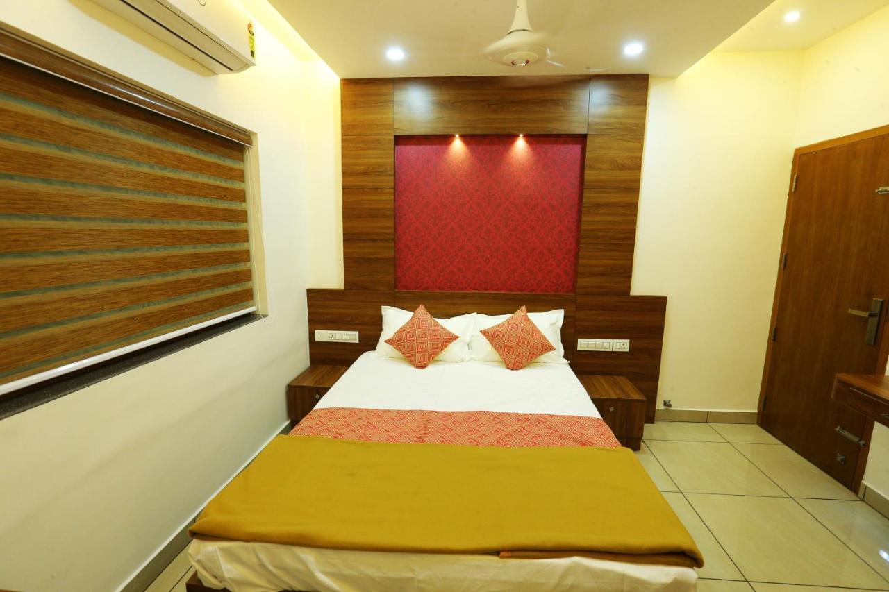 Ahlan Luxury Rooms Kochi Exterior foto