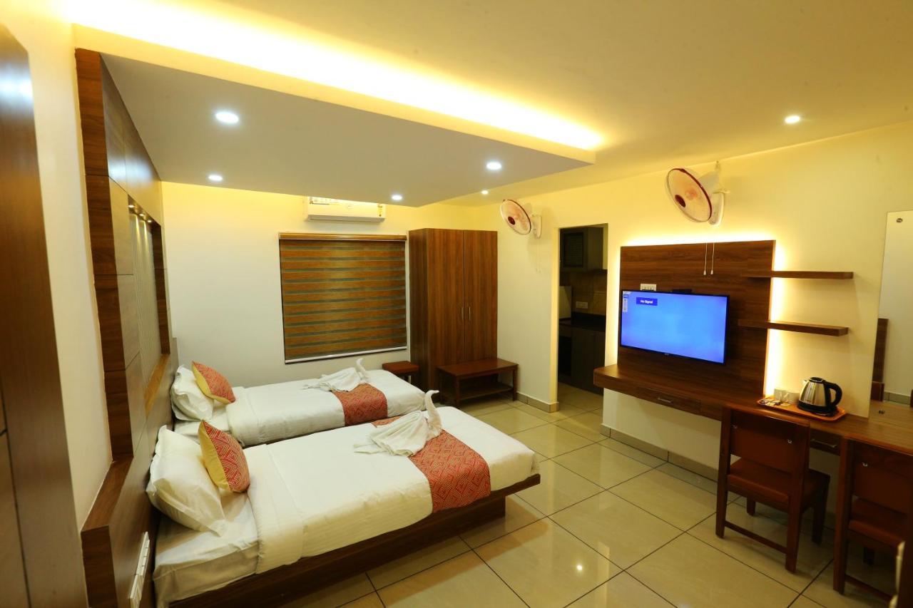 Ahlan Luxury Rooms Kochi Exterior foto